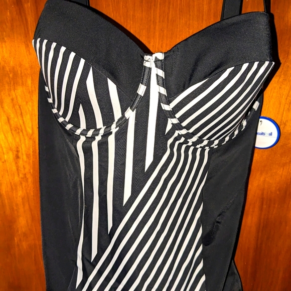 Black and White Striped Swimsuit - Picture 2 of 8